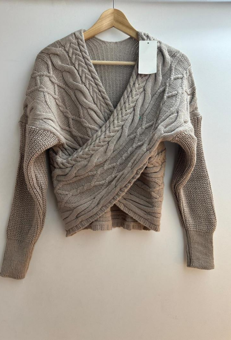 Pull cache-cœur en maille torsadée - Alyssa