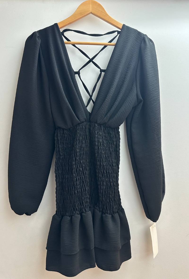Robe courte uni noir disponible en rose bleu et beige voir les photos - Zeyna