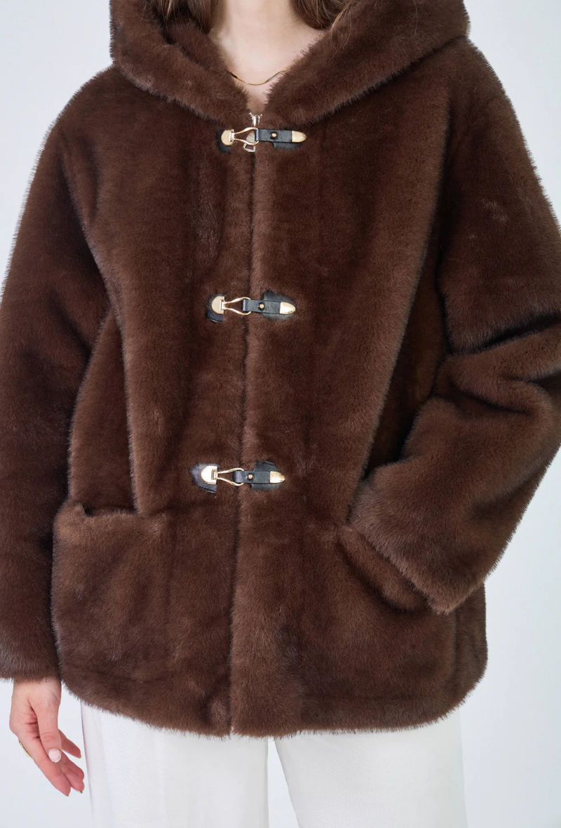 Veste à capuche en fausse fourrure disponible aussi en beige - Liora