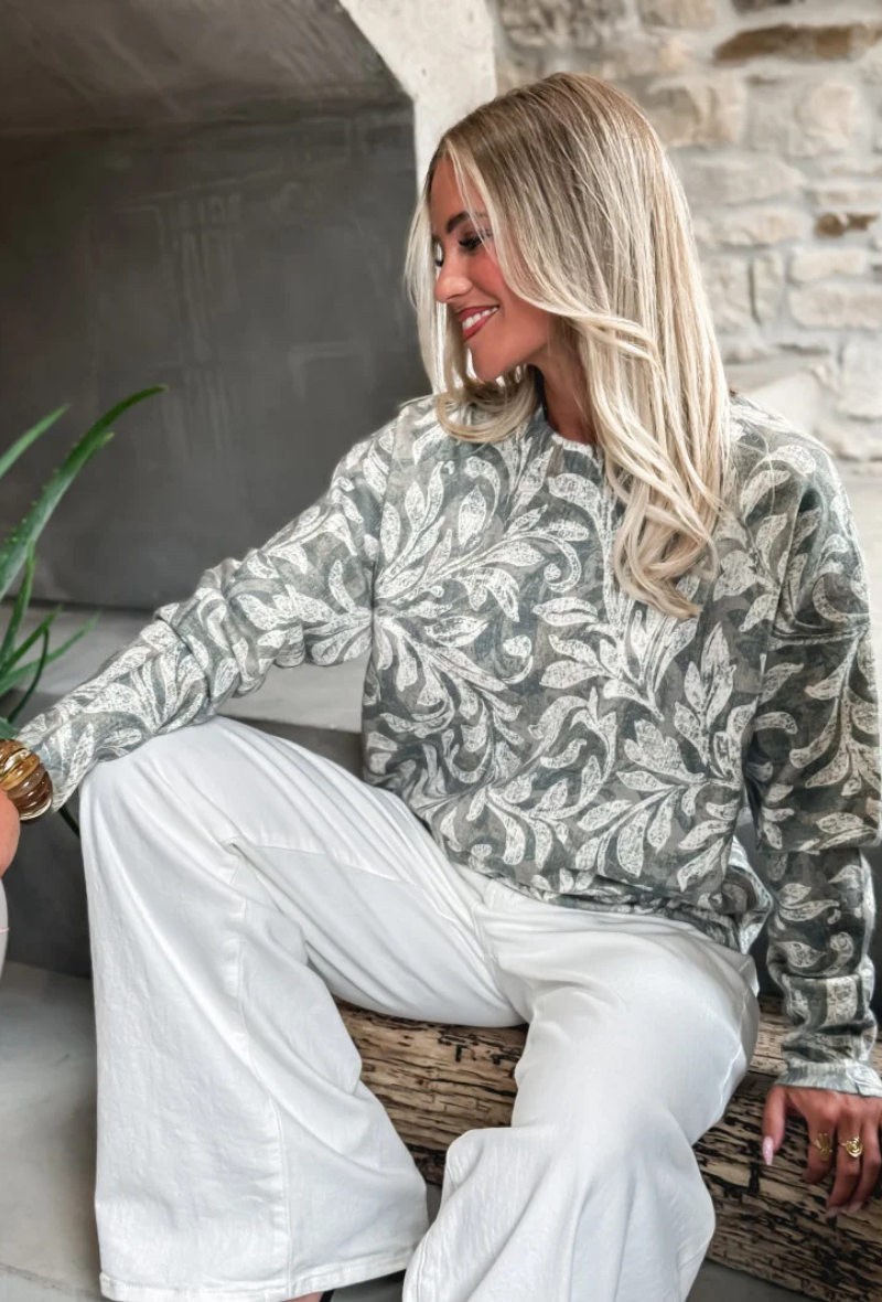 Pull col rond chic et tendance à Paris - Karla