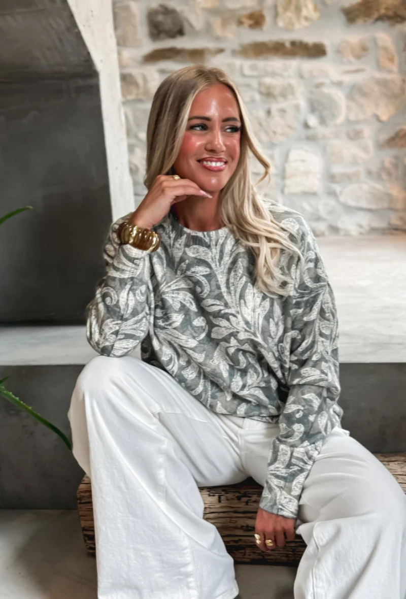 Pull col rond chic et tendance à Paris - Karla