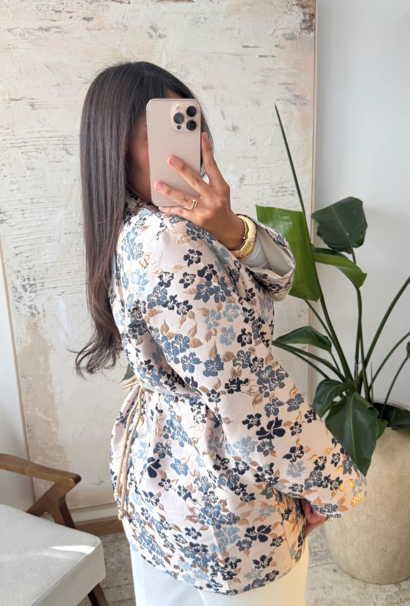 Veste mi-long hyper tendance à Paris - Kelly