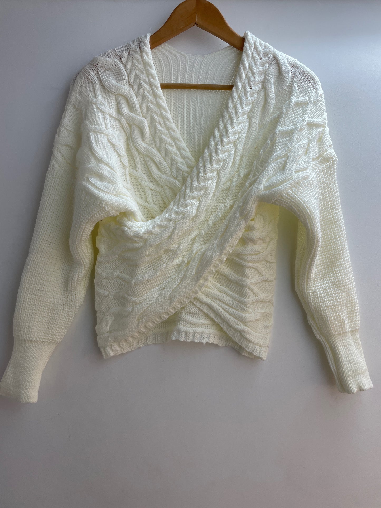 Pull cache-cœur en maille torsadée - Alyssa
