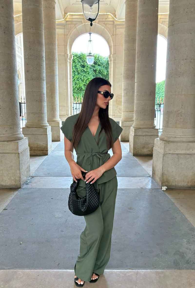 Ensemble tailleur disponible en plusieurs couleurs - Frida
