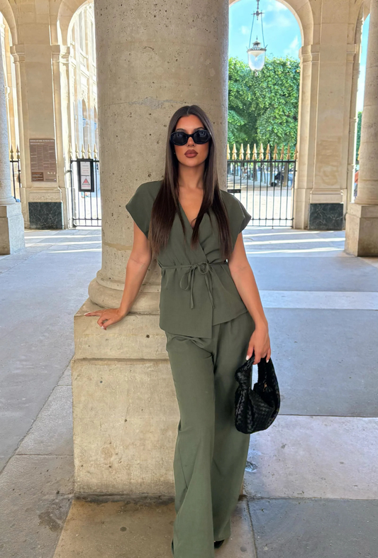 Ensemble tailleur disponible en plusieurs couleurs - Frida