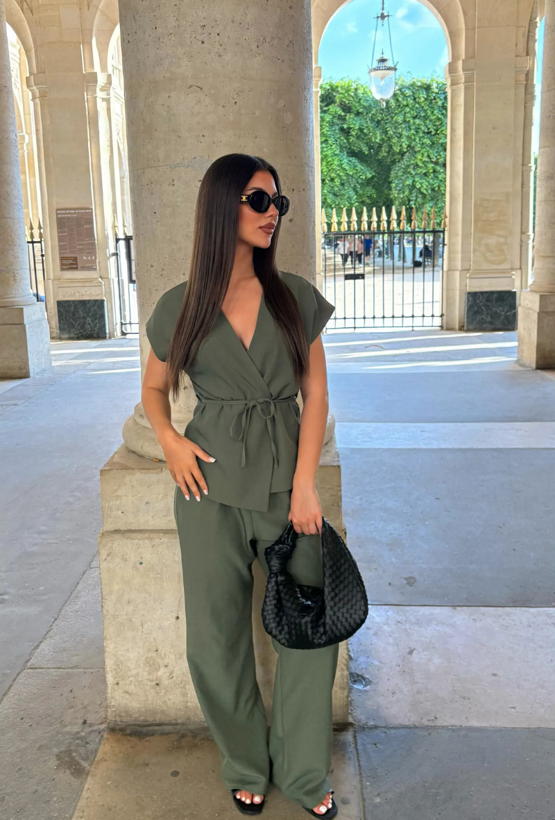 Ensemble tailleur disponible en plusieurs couleurs - Frida