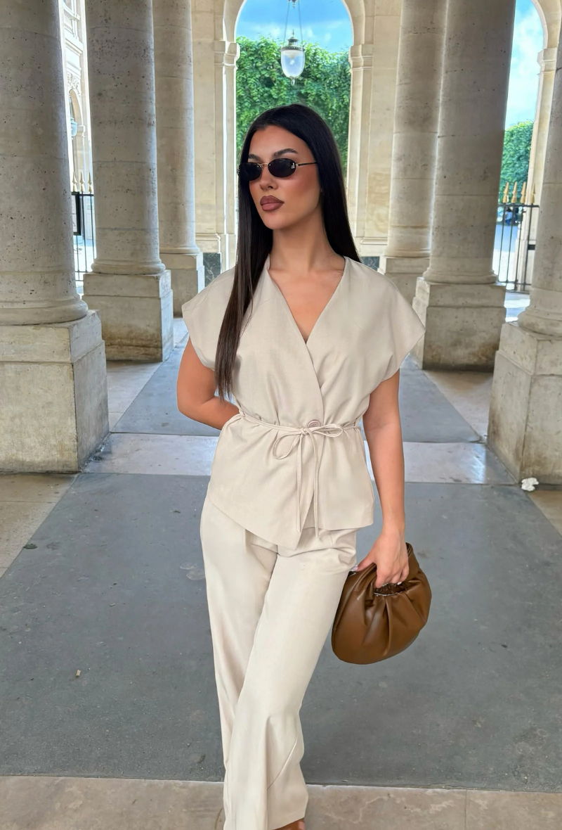 Ensemble tailleur disponible en plusieurs couleurs - Frida