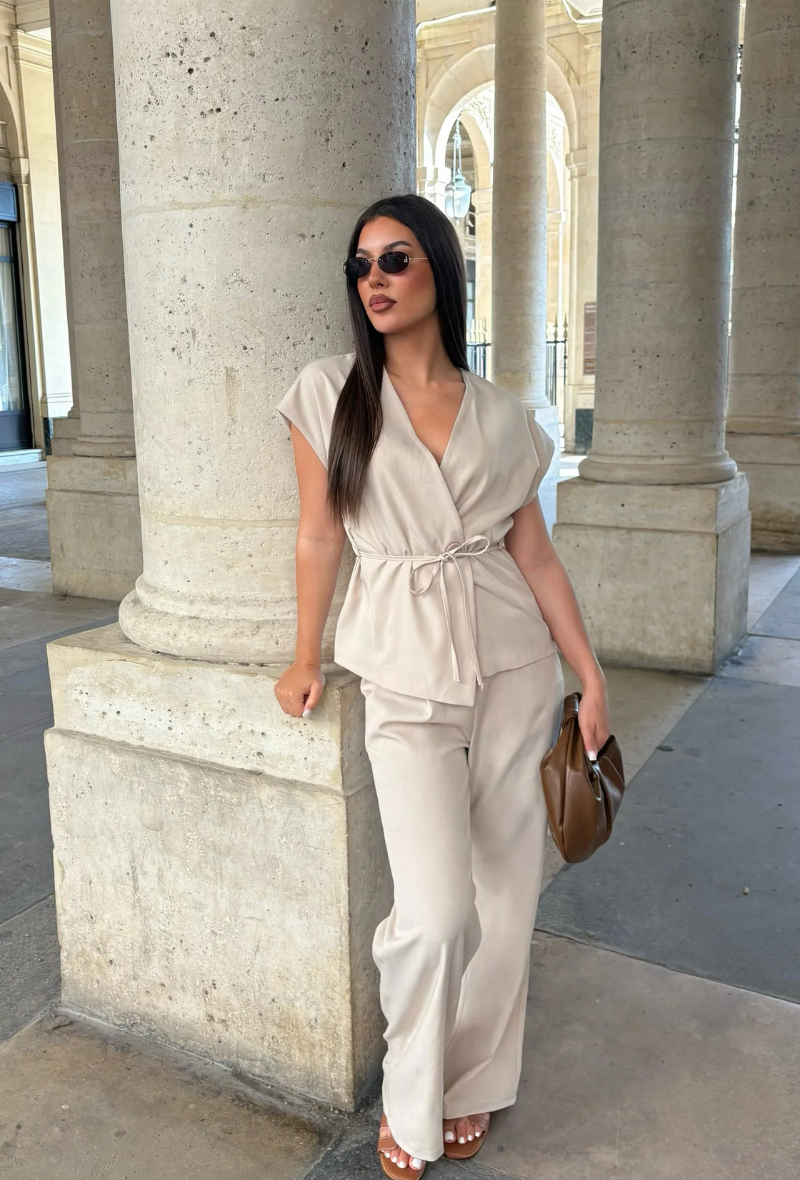Ensemble tailleur disponible en plusieurs couleurs - Frida