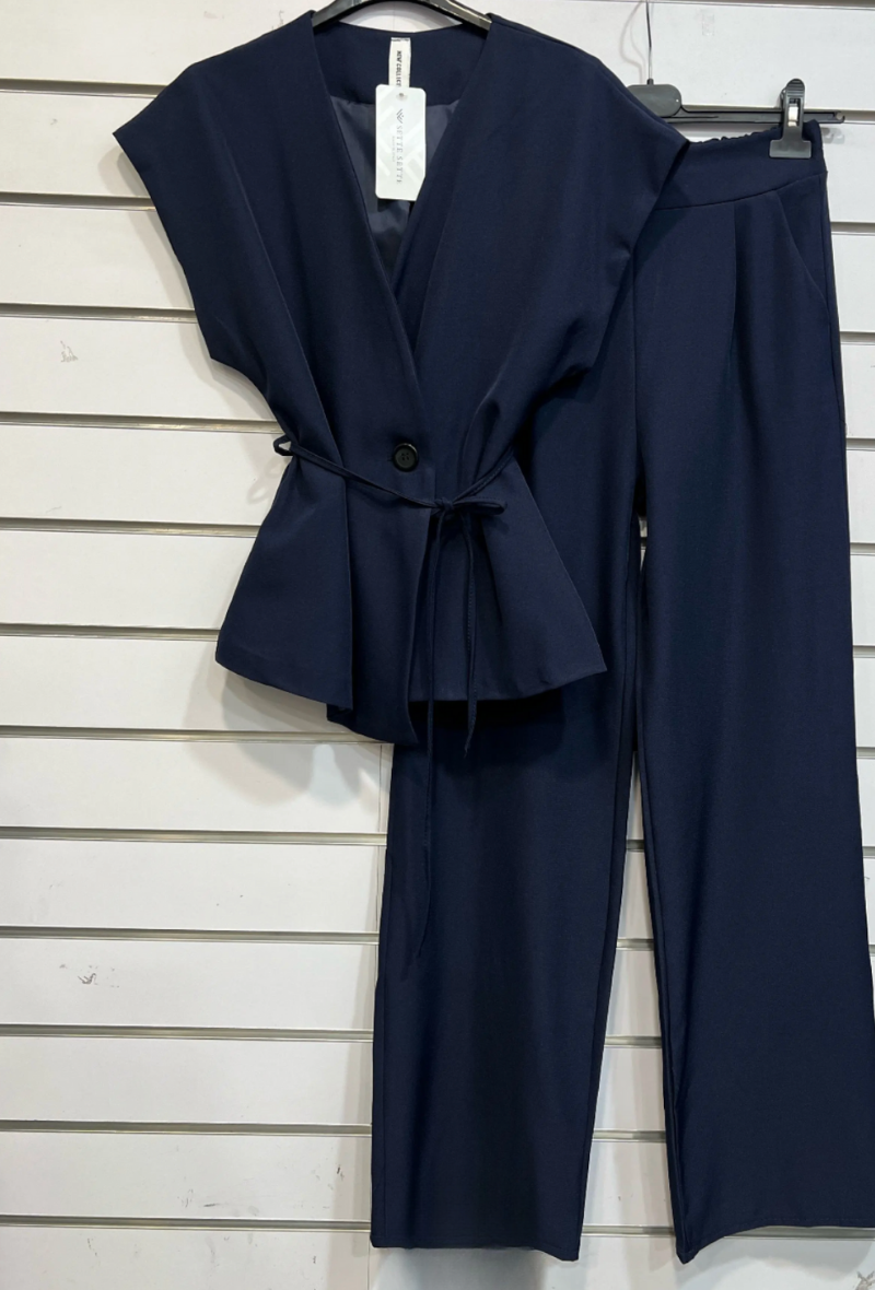 Ensemble tailleur disponible en plusieurs couleurs - Frida