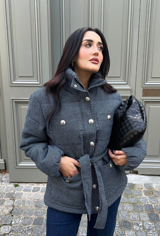 Doudoune bleue avec col montant et ceinture à nouer - Amira