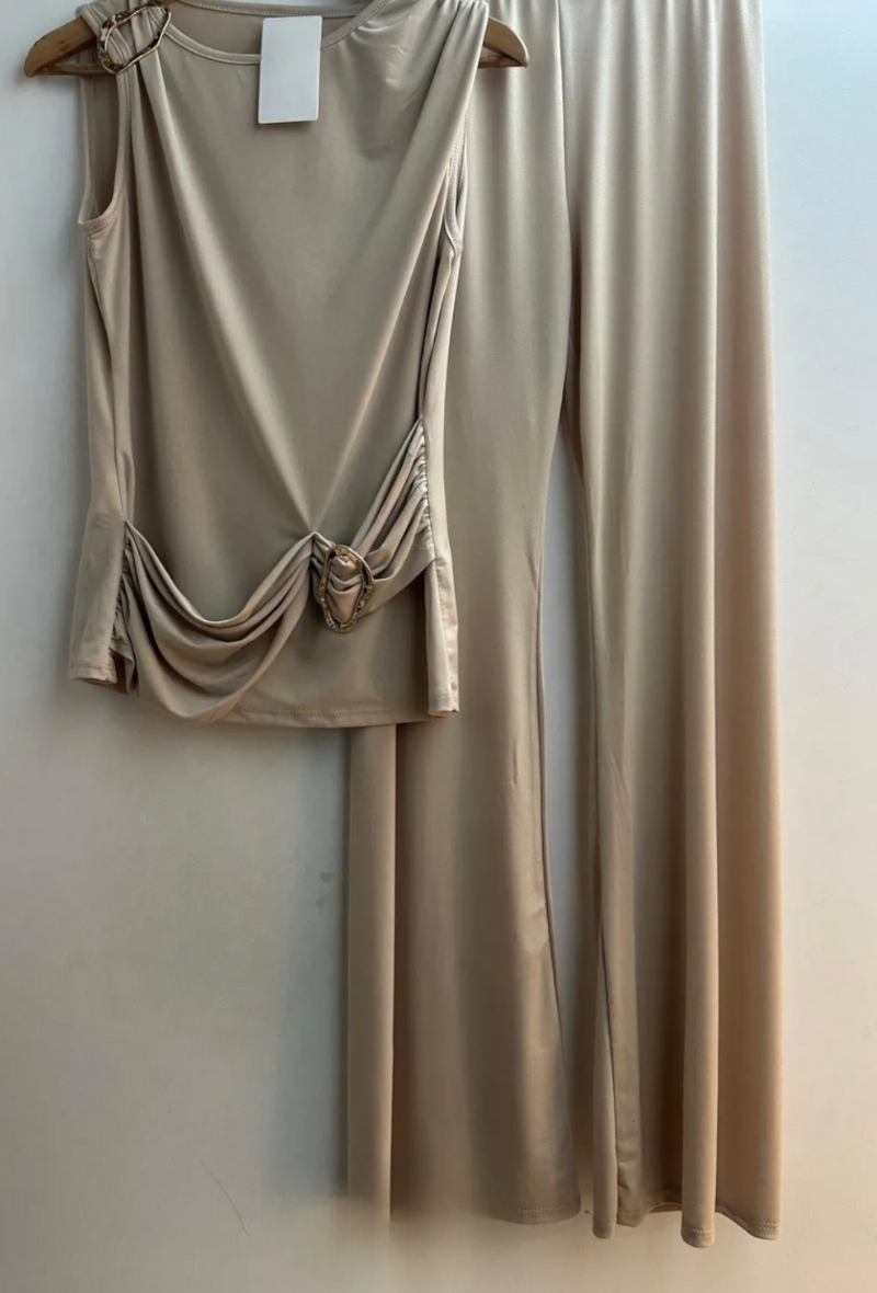 Ensemble uni avec broche sans manches et pantalon - Kaêla
