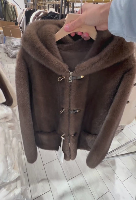Veste à capuche en fausse fourrure disponible aussi en beige - Liora